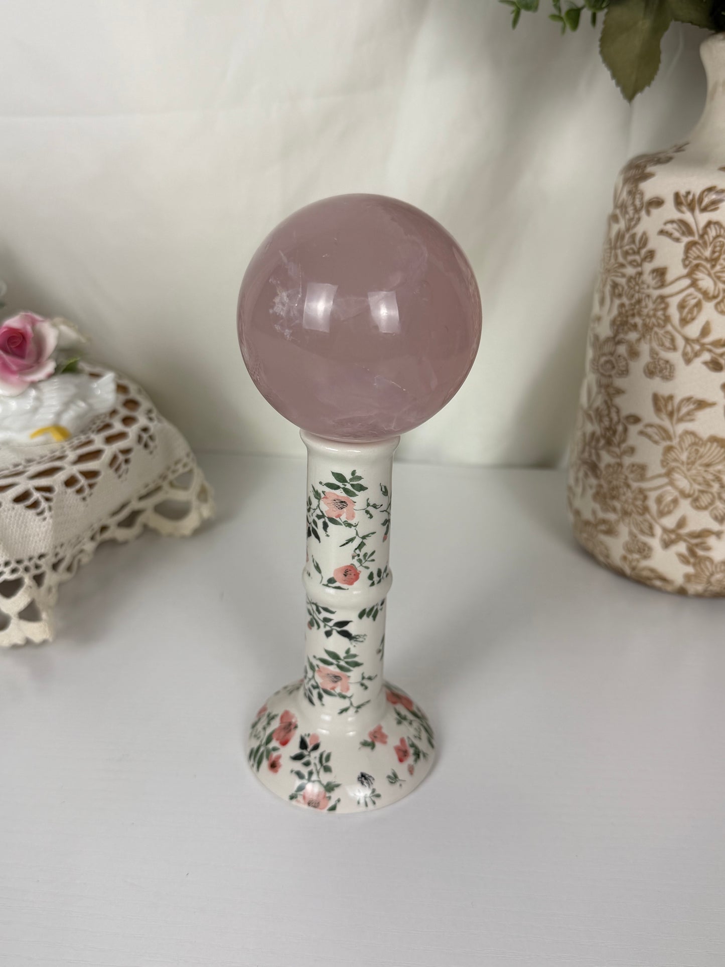 White Floral Vintage Sphere Stand