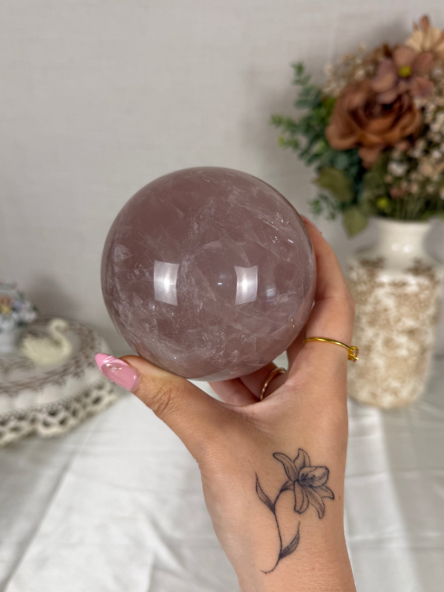 *Mauve Star Rose Quartz Sphere 95mm (142)