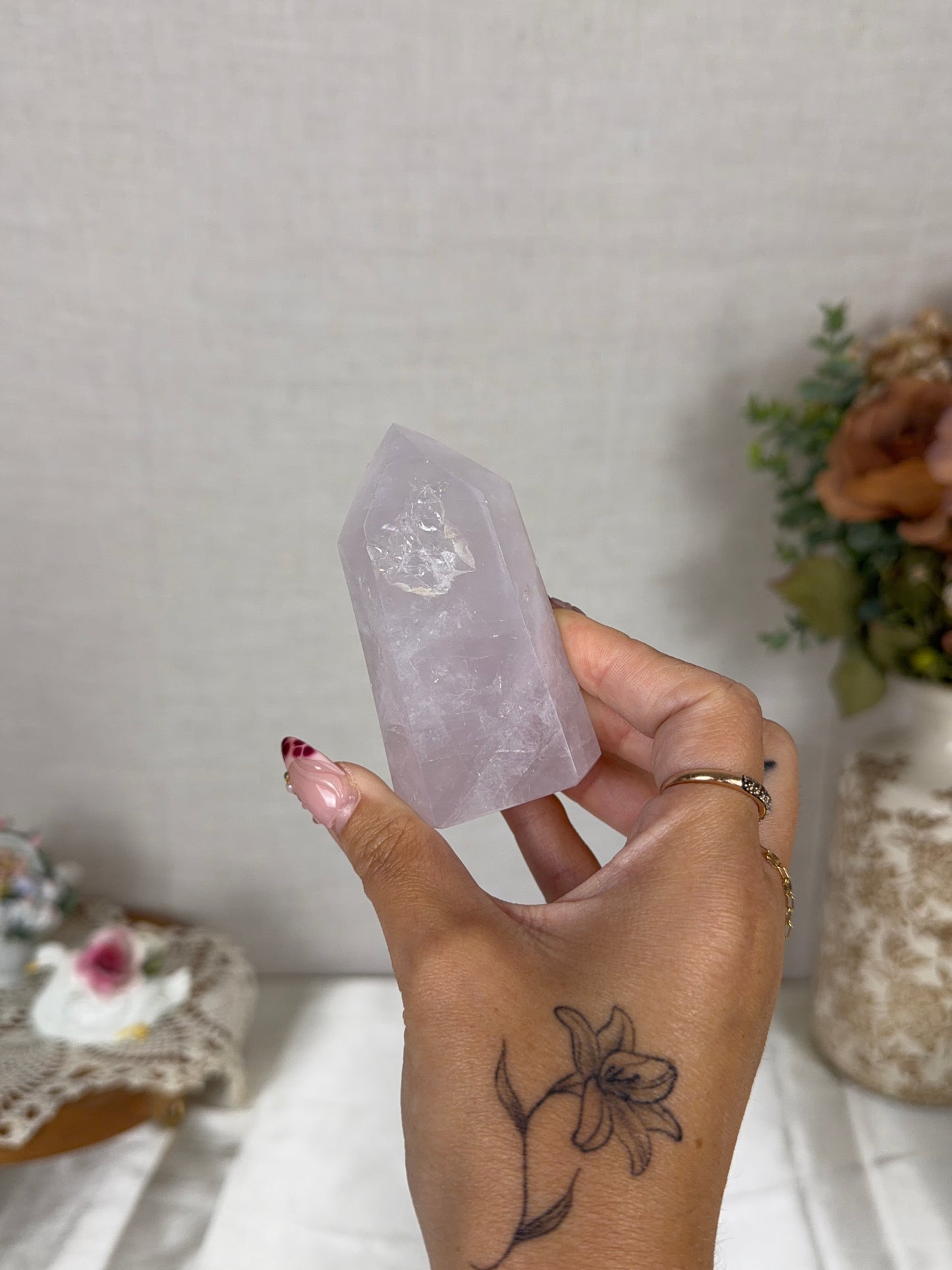 Light Lavender Rose Quartz Tower (25L)