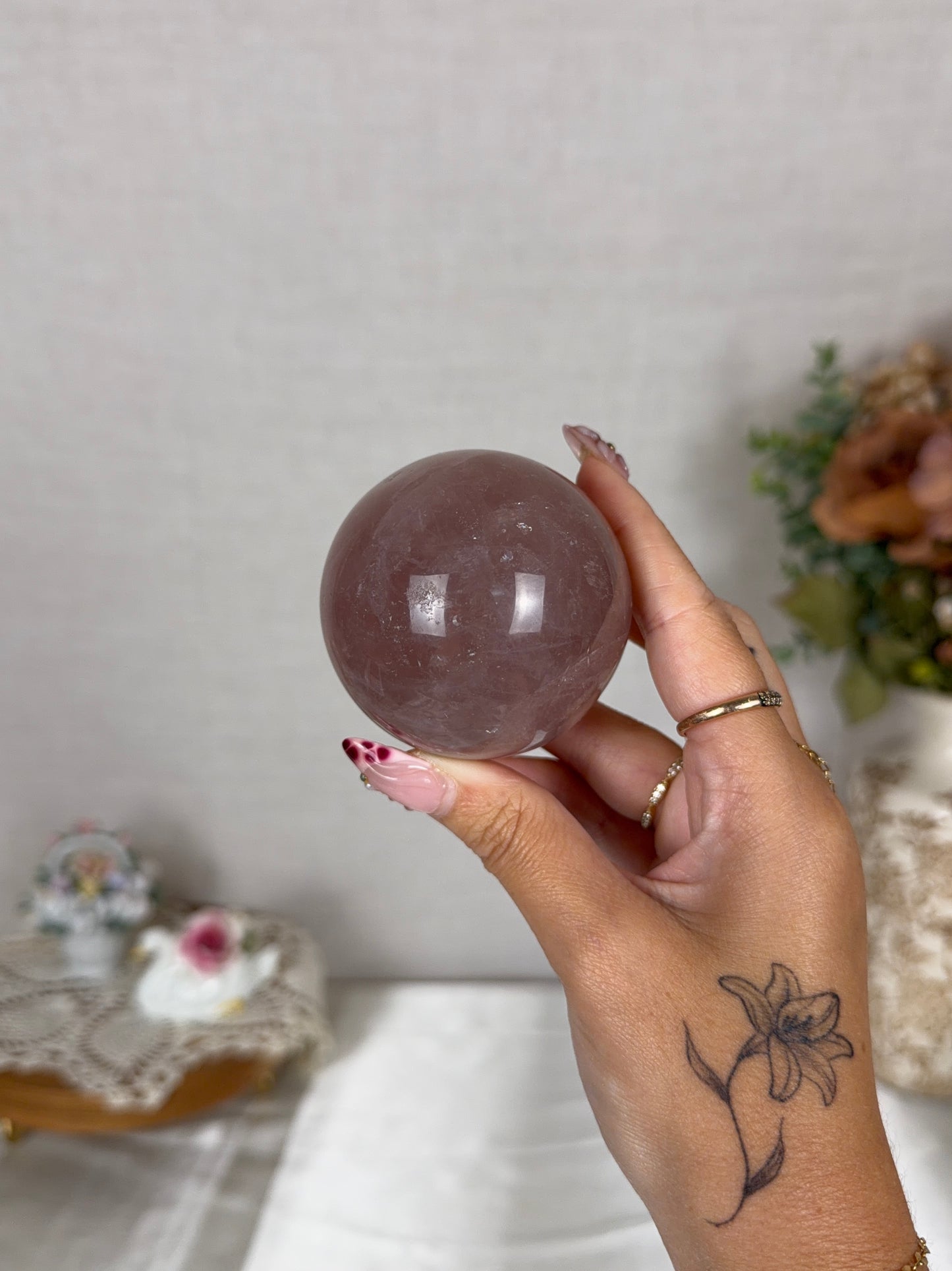*Star Flashy Mauve Rose Quartz Sphere 61mm (44X)