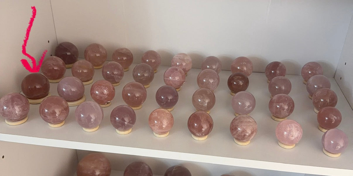 *Star Raspberry Mauve Rose Quartz Sphere (22Z)