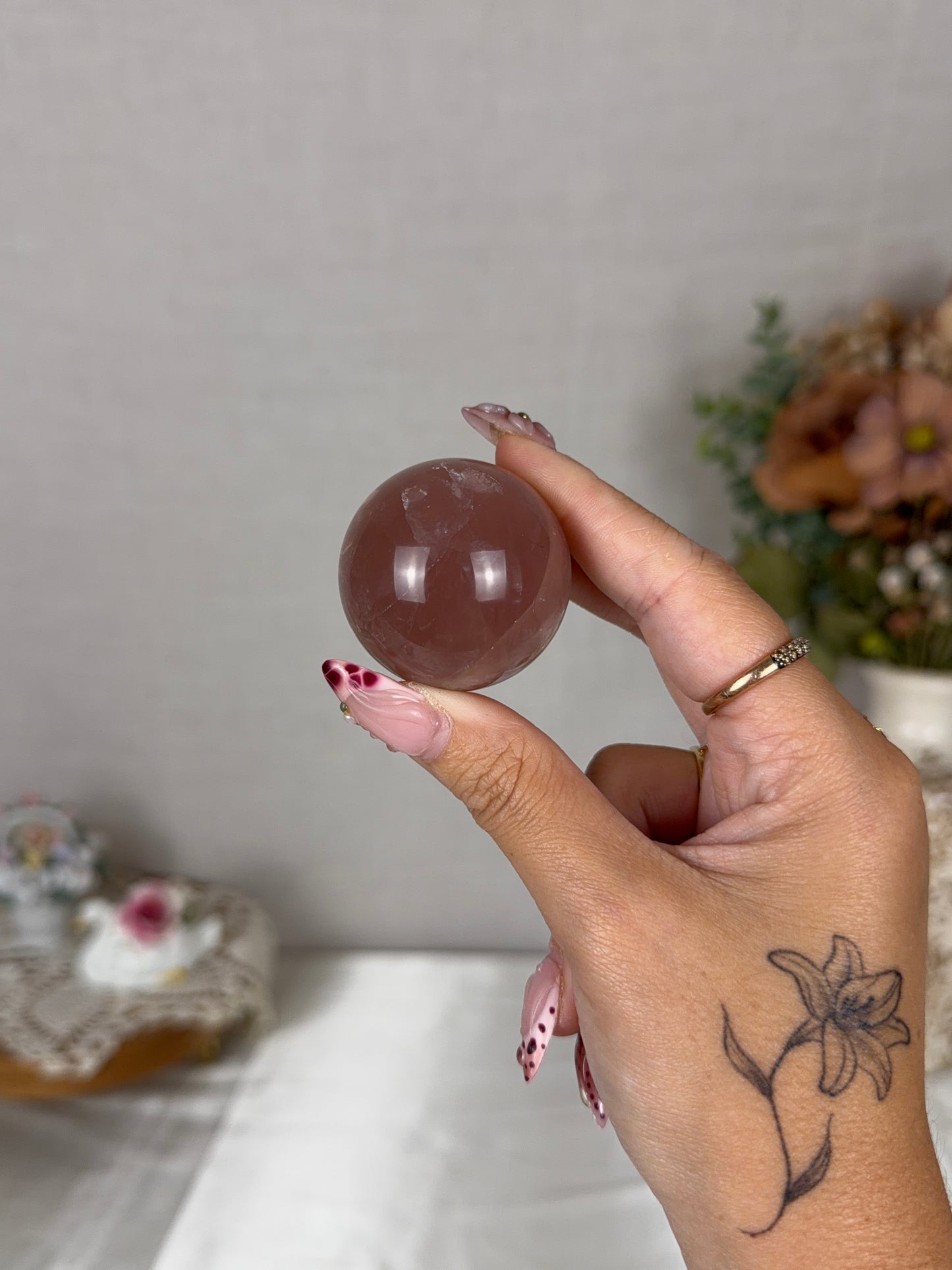 *Star Raspberry Mauve Rose Quartz Sphere (14W)