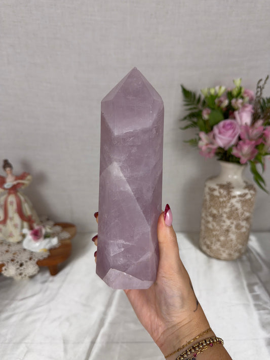 Lavender Purple Rose Quartz Tower (132L)