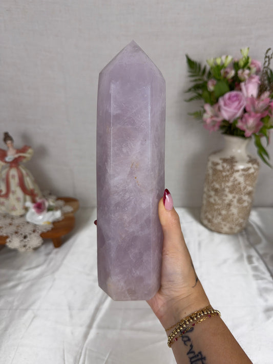 Large Lavender Rose Quartz Tower (192L)